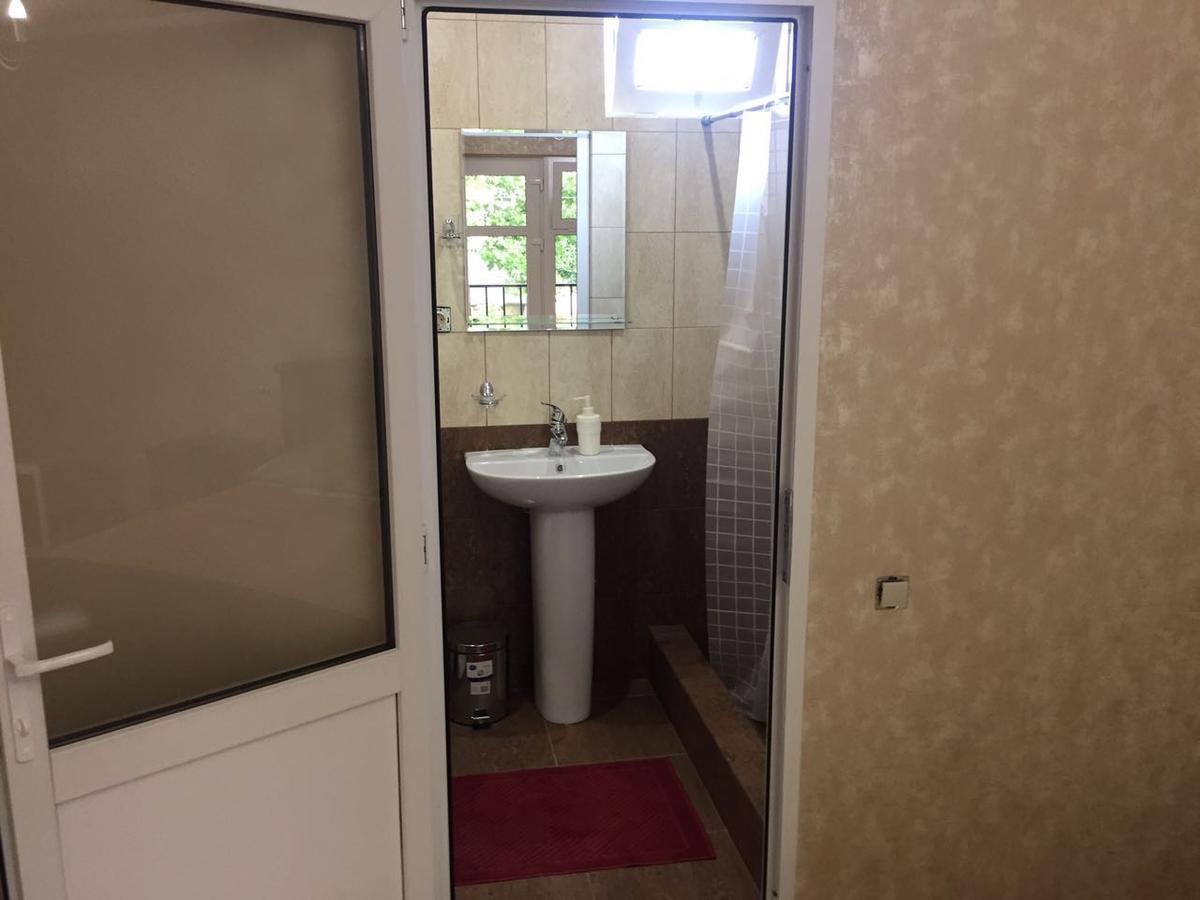 Sofell Hotel Pizunda Bagian luar foto