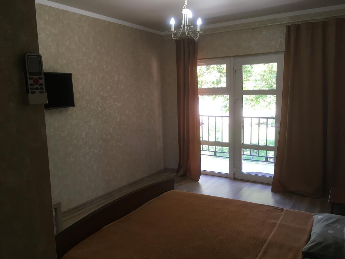 Sofell Hotel Pizunda Bagian luar foto