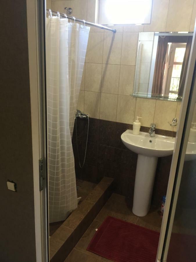 Sofell Hotel Pizunda Bagian luar foto